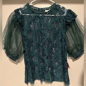 Cute lace blouse with puffy sleeve